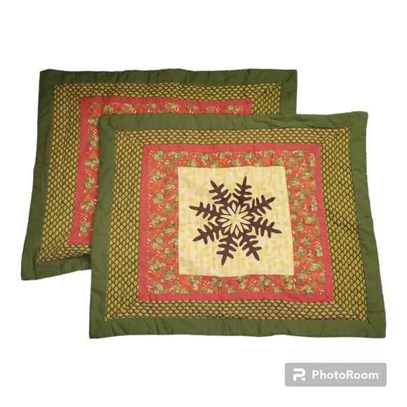 Pair Home Classics Holiday Christmas Standard Sham Pillowcase EUC Patchwork - Picture 1 of 11